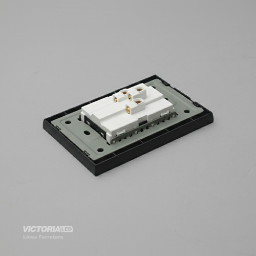 TOMACORRIENTE DOBLE 16A 125/250V PC NEGRO 10U/C