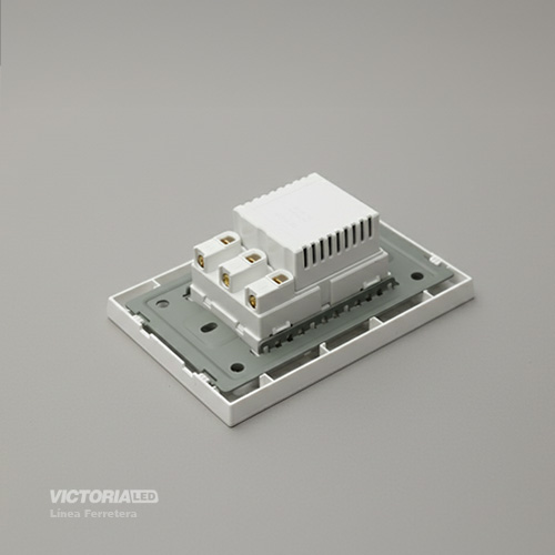 TOMACORRIENTE DOBLE + USB*2 16A 125/250V PC BLANCO 5U/C